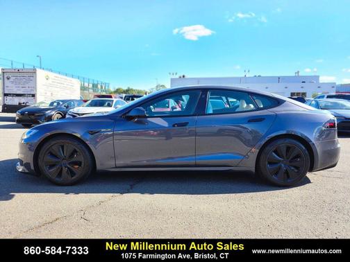 2022 Tesla Model S Base