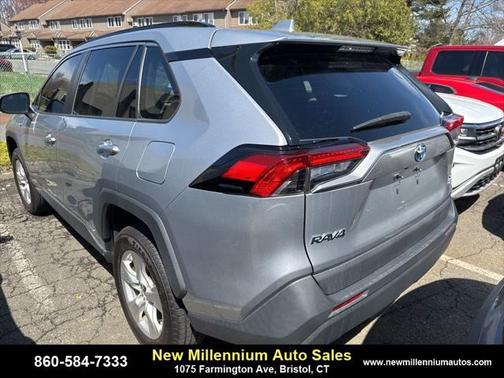 2021 Toyota RAV4 Hybrid XLE