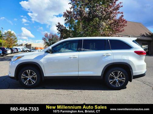 2019 Toyota Highlander LE
