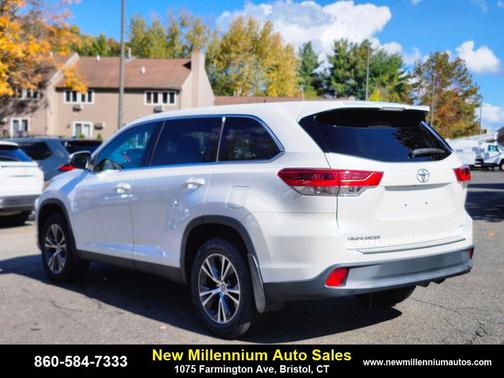 2019 Toyota Highlander LE