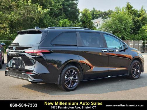 2025 Toyota Sienna XSE 7 Passenger