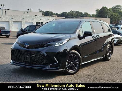 2025 Toyota Sienna XSE 7 Passenger