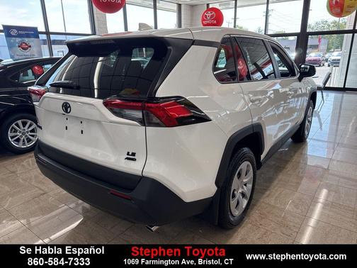 2025 Toyota RAV4 LE