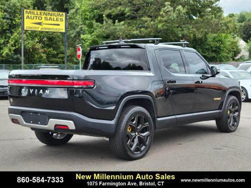 2022 Rivian R1T Adventure