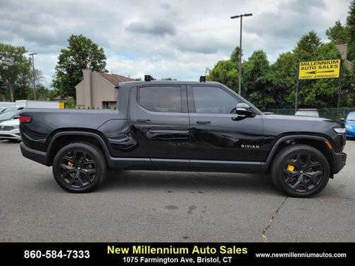 2022 Rivian R1T Adventure