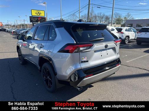 2025 Toyota RAV4 Hybrid SE