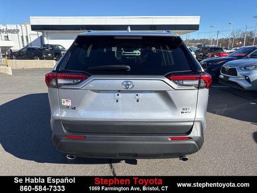 2025 Toyota RAV4 Hybrid XLE