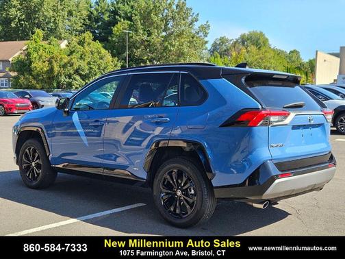 2023 Toyota RAV4 Hybrid SE