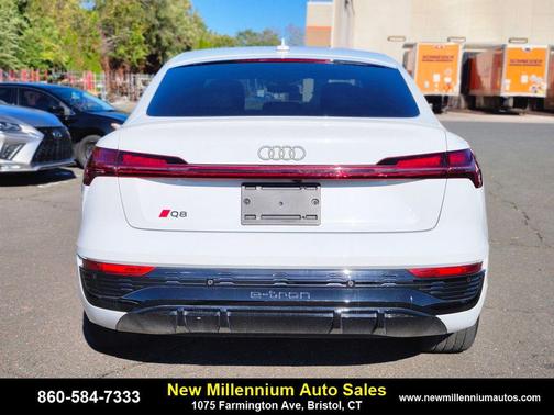 2024 Audi Q8 e-tron Prestige