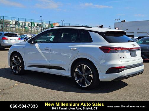 2025 Audi Q4 e-tron Premium 55 quattro