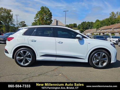 2025 Audi Q4 e-tron Premium 55 quattro