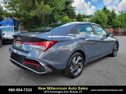 2025 Hyundai ELANTRA SEL