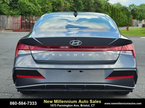 2025 Hyundai ELANTRA SEL