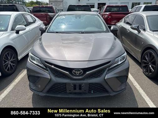 2020 Toyota Camry SE