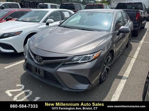 2020 Toyota Camry SE