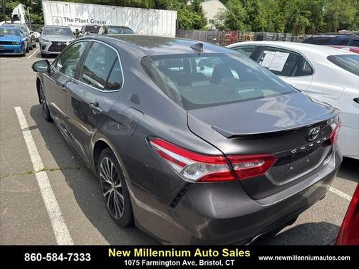 2020 Toyota Camry SE