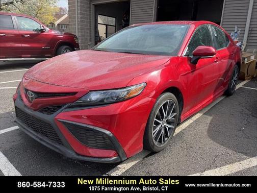 2022 Toyota Camry SE