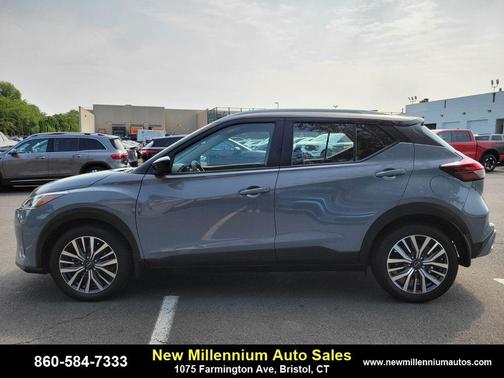 2022 Nissan Kicks SV