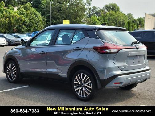 2022 Nissan Kicks SV