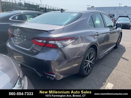 2021 Toyota Camry SE