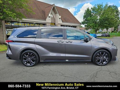 2022 Toyota Sienna XSE 7 Passenger