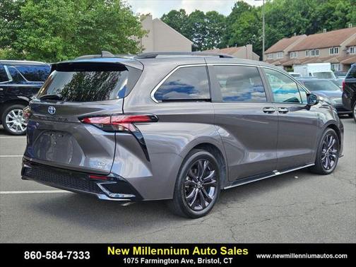 2022 Toyota Sienna XSE 7 Passenger