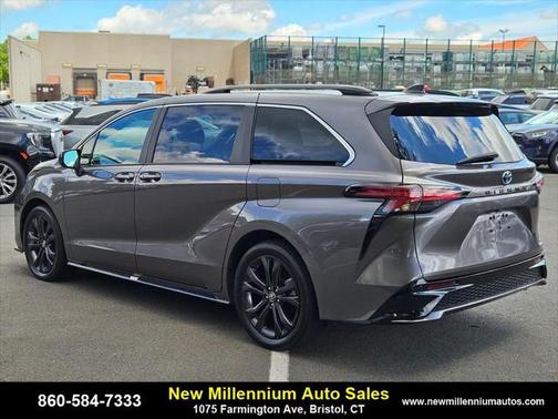 2022 Toyota Sienna XSE 7 Passenger