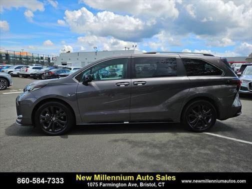 2022 Toyota Sienna XSE 7 Passenger