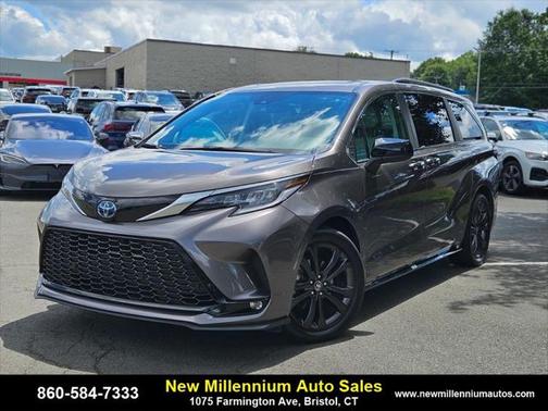 2022 Toyota Sienna XSE 7 Passenger