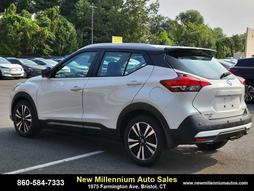 2020 Nissan Kicks SR