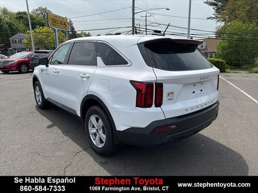 2022 Kia Sorento LX