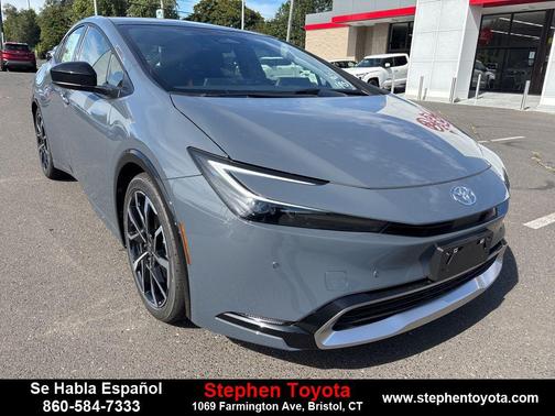 2025 Toyota Prius Plug-In Hybrid 