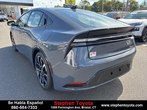 2025 Toyota Prius Plug-In Hybrid 