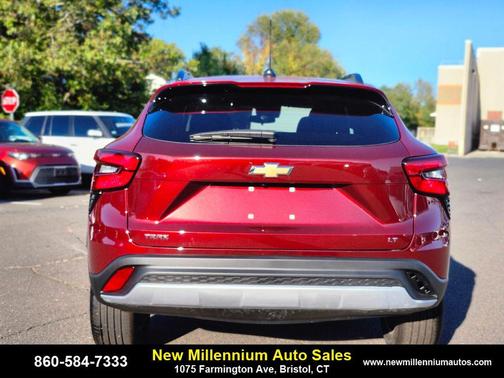 2025 Chevrolet Trax LT