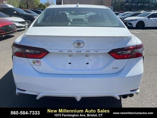 2022 Toyota Camry SE
