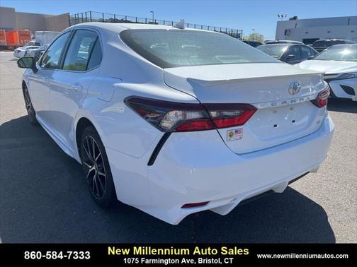 2022 Toyota Camry SE