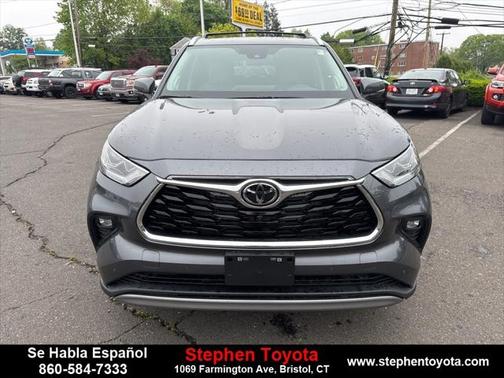 2025 Toyota Highlander Hybrid Platinum