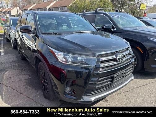 2019 Toyota Highlander SE