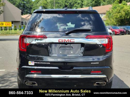 2022 GMC Acadia Denali