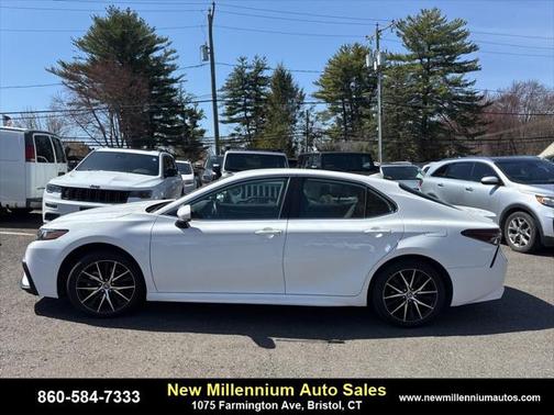 2023 Toyota Camry SE
