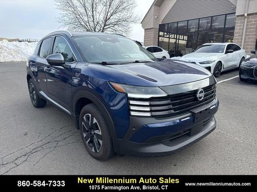 2025 Nissan Kicks SR