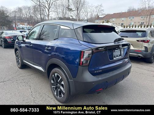 2025 Nissan Kicks SR