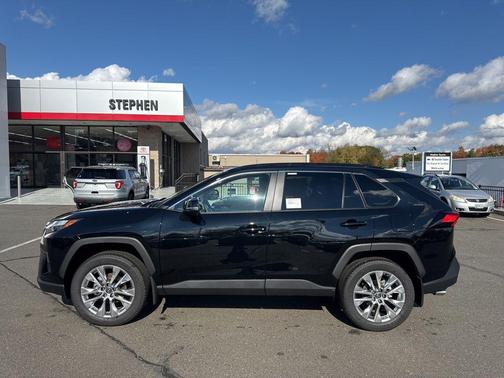 2025 Toyota RAV4 XLE Premium