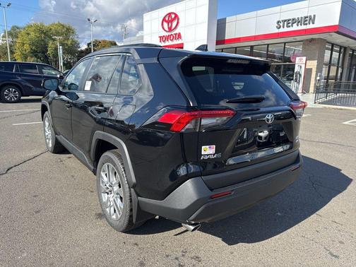 2025 Toyota RAV4 XLE Premium