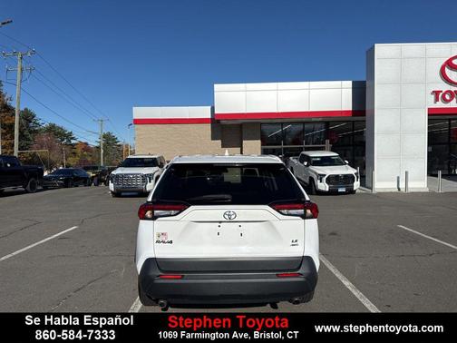 2023 Toyota RAV4 LE