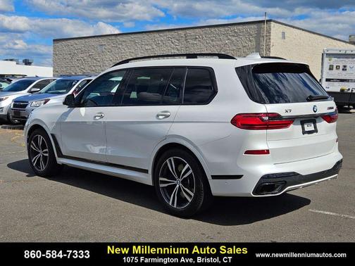 Mineral White Metallic 2021 BMW X7 M50i
