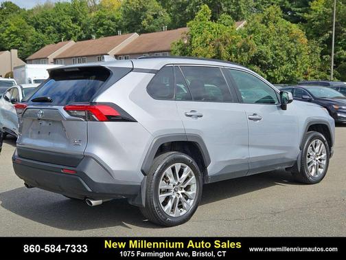 2024 Toyota RAV4 XLE Premium