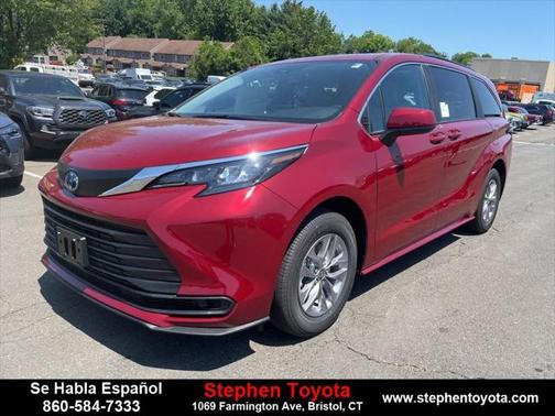 2025 Toyota Sienna LE