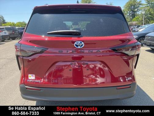 2025 Toyota Sienna LE