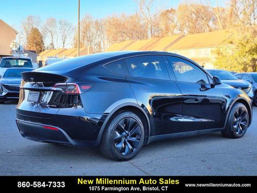 2024 Tesla Model Y Long Range Dual Motor All-Wheel Drive